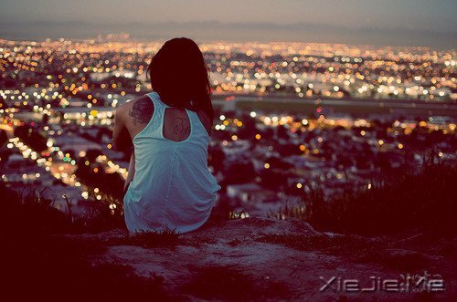 有声电台:深夜痛哭的人